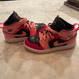Jordan 1 Mid Size 13.5 Girls